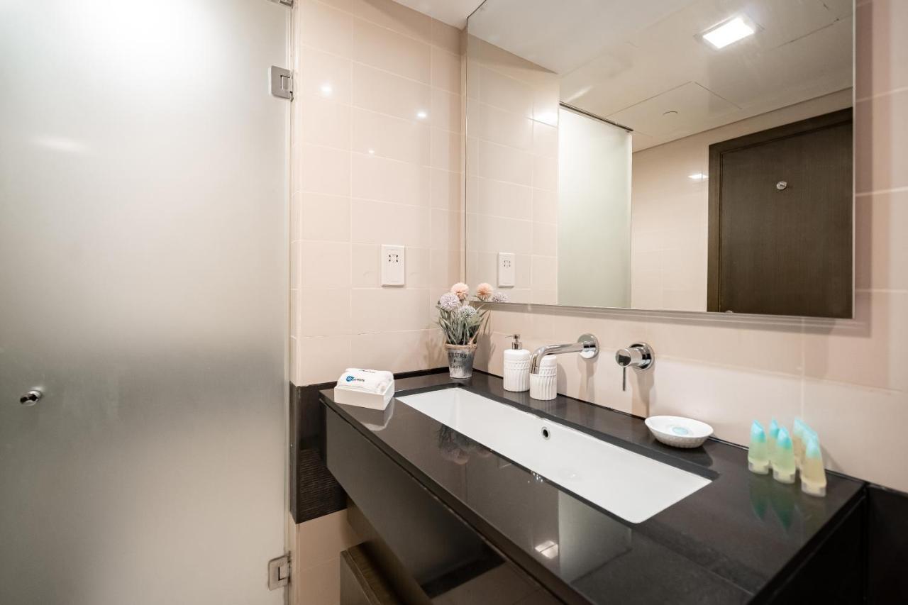 Ferienwohnung Higuests - Designer Apt With Panoramic View Near Burj Khalifa Dubai Exterior foto